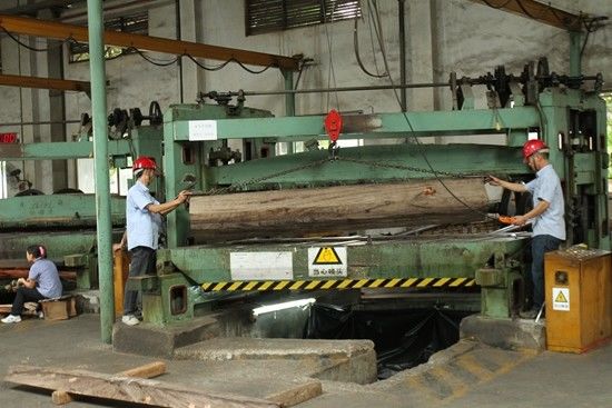 고급 목재 무늬목 산토스 로즈우드 인조 무늬목 시트 2050-3200mm 악기용 중국 공장 528C / 528S