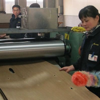 재구성 된 목재 장판 로즈 목재 왕관 절단 빨간색 색상 길이 2200-3100mm