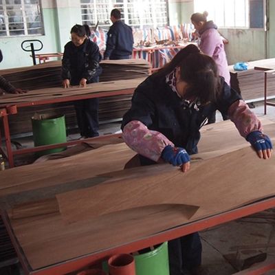 새로운 디자인 인위적인 흡연 나무 장단 SW-L739N/L743N 0.55mm 두께 가구 얼굴