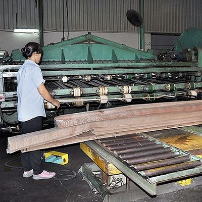 장식 자연적 티크 재목 목재 베니어 플랫 컷 크라운 곡물 2050-3200mm 길이