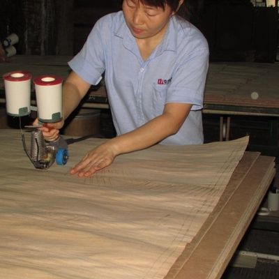기본적 MDF / 판지 / 파티클 보드 기반을 둔 위원회 마코레 목재 베니어 2440x1220mm