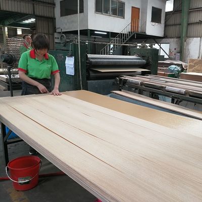 기본적 MDF / 판지 / 파티클 보드 기반을 둔 위원회 마코레 목재 베니어 2440x1220mm