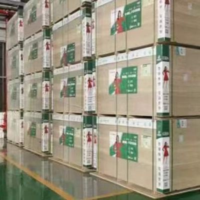 라디아타 소나무 지향 스트랜드 보드 18mm OSB3 목재 구조물 건물 룰리 나무